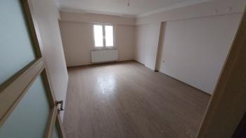 GÜVENAY - ÇORUM BAHABEY VEYSEL KARANİ CAMİİ YANI  2+1 SATILIK DAİRE