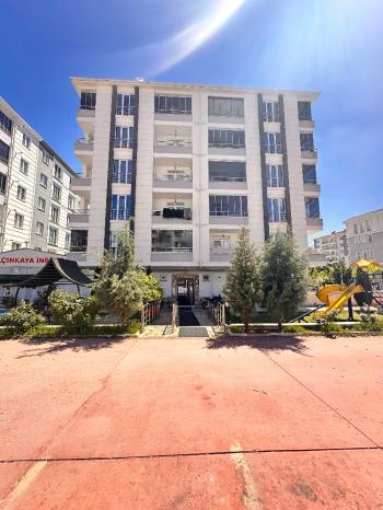 GÜVENAY - ÇORUM DR. SADIK AHMET CADDESİ SİTE İÇİ 3+1 BAKIMLI KİRALIK DAİRE