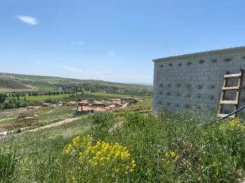 GÜVENAY - ÇORUM SARMAŞA KÖYÜ KARŞISINDA 500 M² SATILIK  BAHÇE