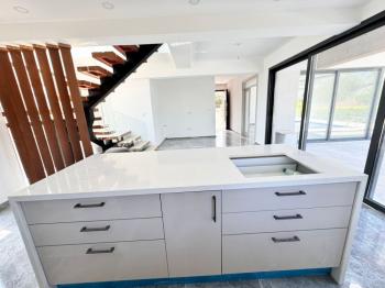 Kıbrıs Girne Çatalköy Bölgesinde Satılık 4+1  Havuzlu Villa