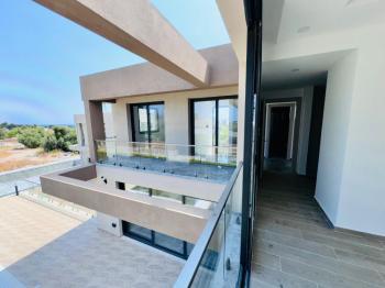 Kıbrıs Girne Çatalköy Bölgesinde Satılık 4+1  Havuzlu Villa