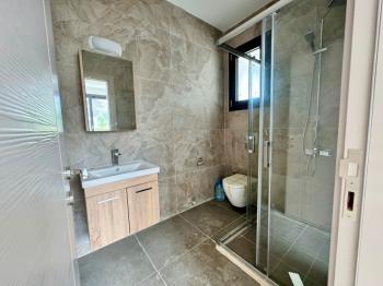 Kıbrıs Girne Çatalköy Bölgesinde Satılık 4+1  Havuzlu Villa