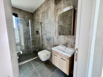 Kıbrıs Girne Çatalköy Bölgesinde Satılık 4+1  Havuzlu Villa