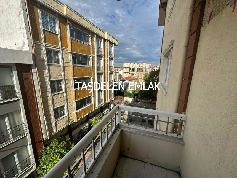 SARAY KEMALPAŞA MAHALLESİNDE ARA KATTA SATILIK DAİRE