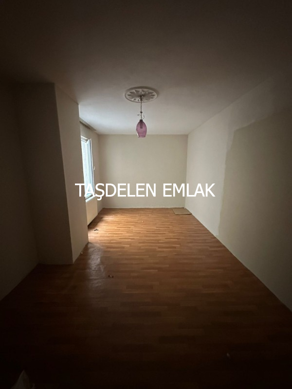 SARAY KEMALPAŞA MAHALLESİNDE ARA KATTA SATILIK DAİRE