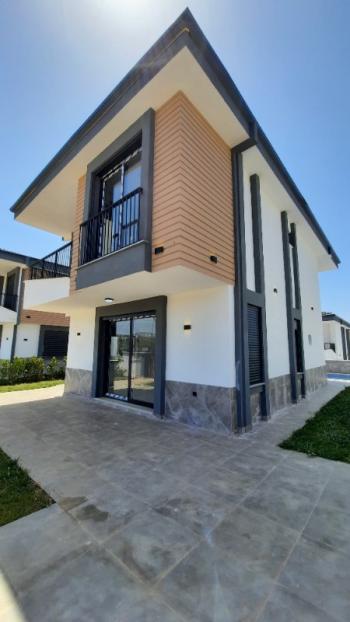 DOĞA İLE İÇ İÇE SATILIK MÜSTAKİL VİLLA