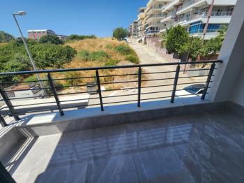 Didim Altınkum Mahallesin de Denize Yakın Ara Kat 3+1 Açık Mutfak Satılık Daire (1095 )