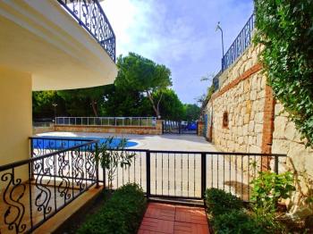 Denize Sıfır Sitede Kiralık 1+1 Dubleks Daire