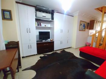 Denize Sıfır Sitede Kiralık 1+1 Dubleks Daire