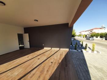 MAĞUSA MUTLUYAKA GİRİŞİ 540 M2 ARSA ALANLI SATILIK SIFIR VİLLA