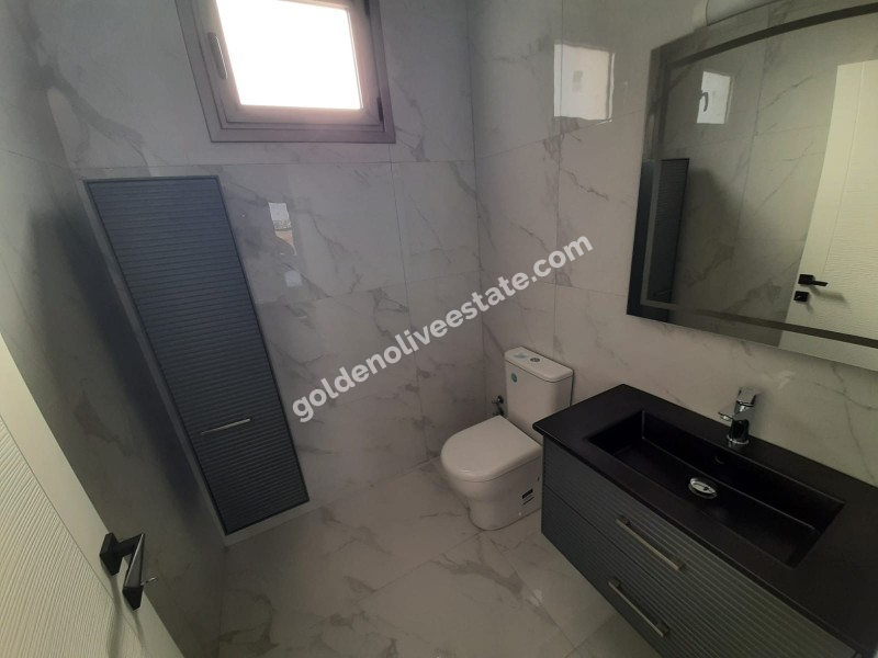 MAĞUSA MUTLUYAKA GİRİŞİ 540 M2 ARSA ALANLI SATILIK SIFIR VİLLA