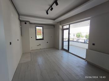 GÜVENAY - ÇORUM GÜLABİBEY KAPAKLI 1.CADDE ÜZERİ SATILIK 3+1