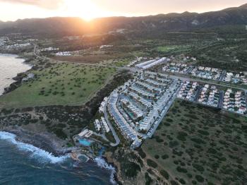 KKTC Girne Esentepe'nin En Lüks Projesinde Site İçerisinde Denize Sıfır Satılık 1+1 Fırsat Penthouse