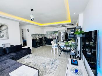 Kıbrıs Girne Lapta Bölgesinde Havuzlu Site İçinde Satılık 2+1 Ara Kat Daire