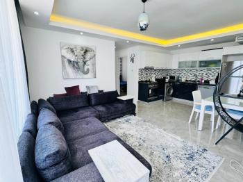 Kıbrıs Girne Lapta Bölgesinde Havuzlu Site İçinde Satılık 2+1 Ara Kat Daire
