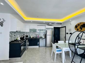 Kıbrıs Girne Lapta Bölgesinde Havuzlu Site İçinde Satılık 2+1 Ara Kat Daire