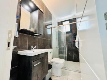 Kıbrıs Girne Lapta Bölgesinde Havuzlu Site İçinde Satılık 2+1 Ara Kat Daire