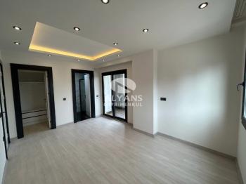 ALYANS'TAN DENİZE 200 MT MESAFEDE FULL SOSYAL ALANLI GENİŞ 3+1