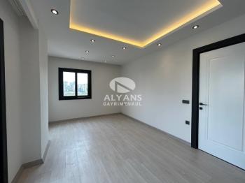 ALYANS'TAN DENİZE 200 MT MESAFEDE FULL SOSYAL ALANLI GENİŞ 3+1
