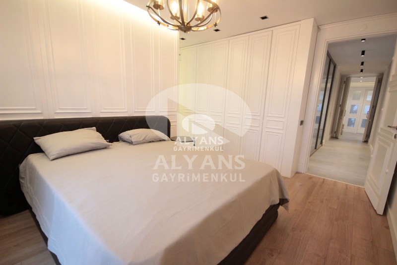 ALYANS'TAN MEZİTLİ'NİN MERKEZİNDE GENİŞ OTURUMLU LÜKS 5+1