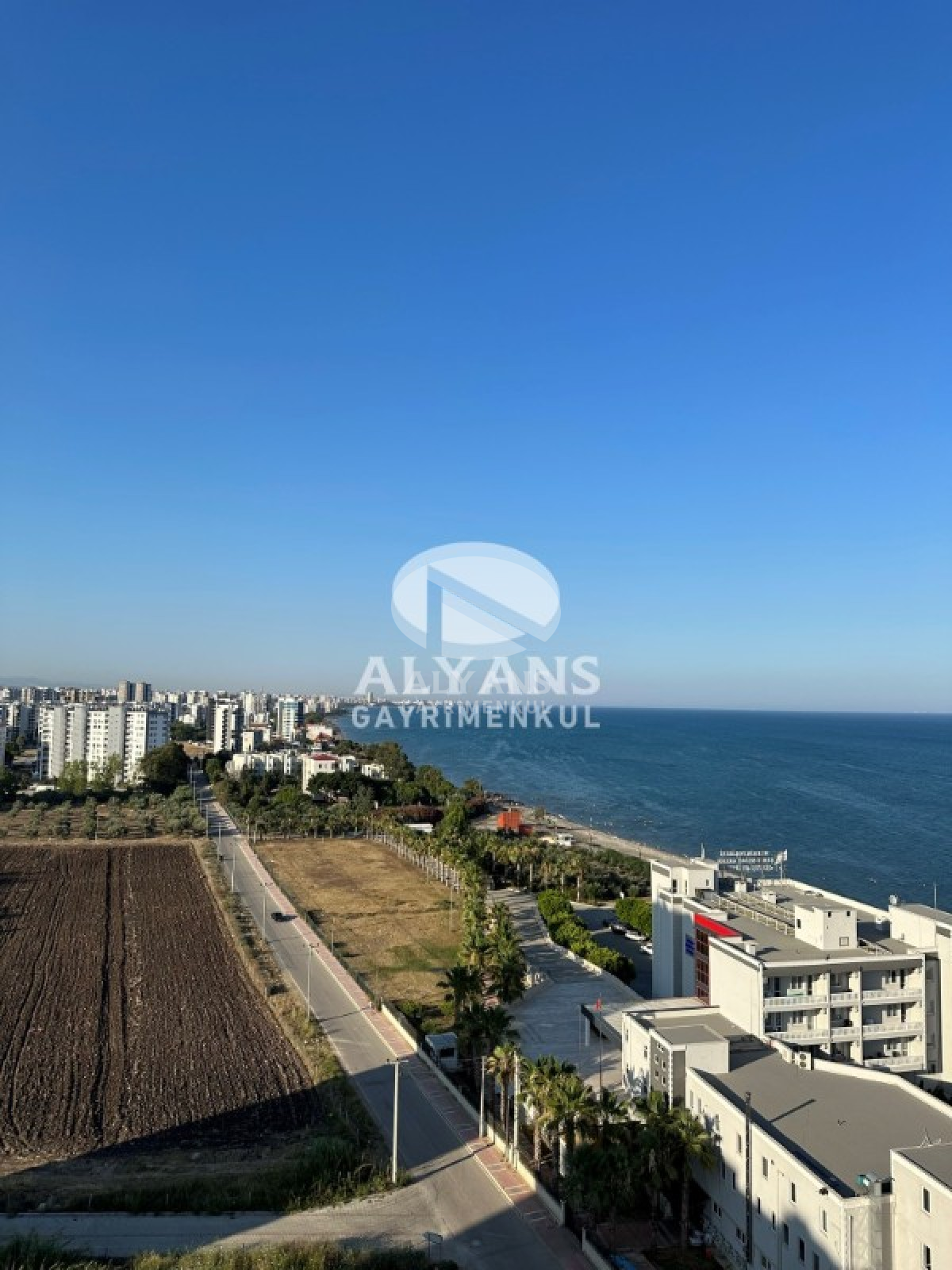 ALYANS'TAN GÖZLERİNİZİ DENİZE AÇACAĞINIZ LEBİDERYA EŞYALI 2+1