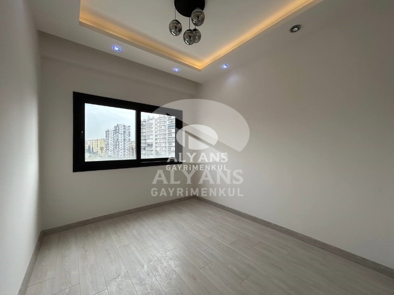 ALYANS'TAN DENİZE 200 MT MESAFEDE FULL SOSYAL ALANLI GENİŞ 3+1