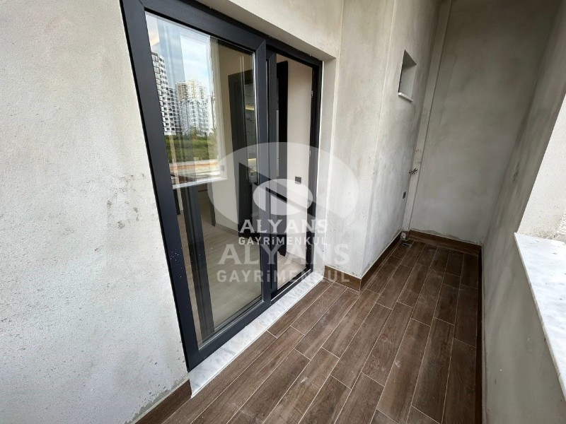 ALYANS'TAN DENİZE 200 MT MESAFEDE FULL SOSYAL ALANLI GENİŞ 3+1