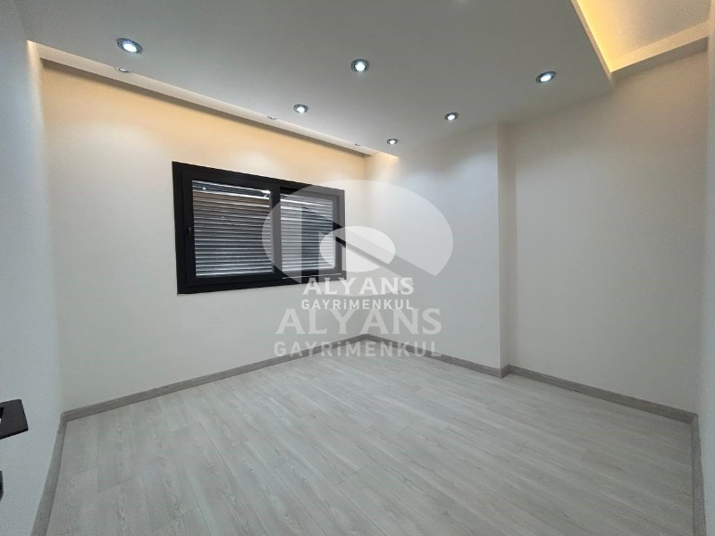 ALYANS'TAN DENİZE 200 MT MESAFEDE FULL SOSYAL ALANLI GENİŞ 3+1