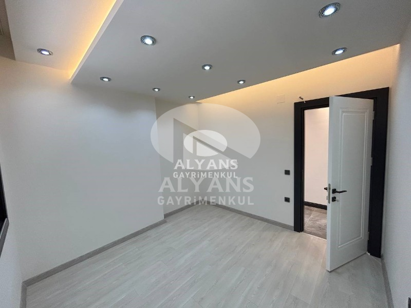 ALYANS'TAN DENİZE 200 MT MESAFEDE FULL SOSYAL ALANLI GENİŞ 3+1