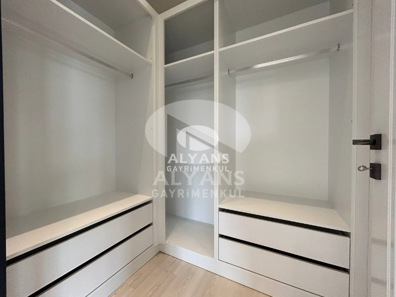 ALYANS'TAN DENİZE 200 MT MESAFEDE FULL SOSYAL ALANLI GENİŞ 3+1
