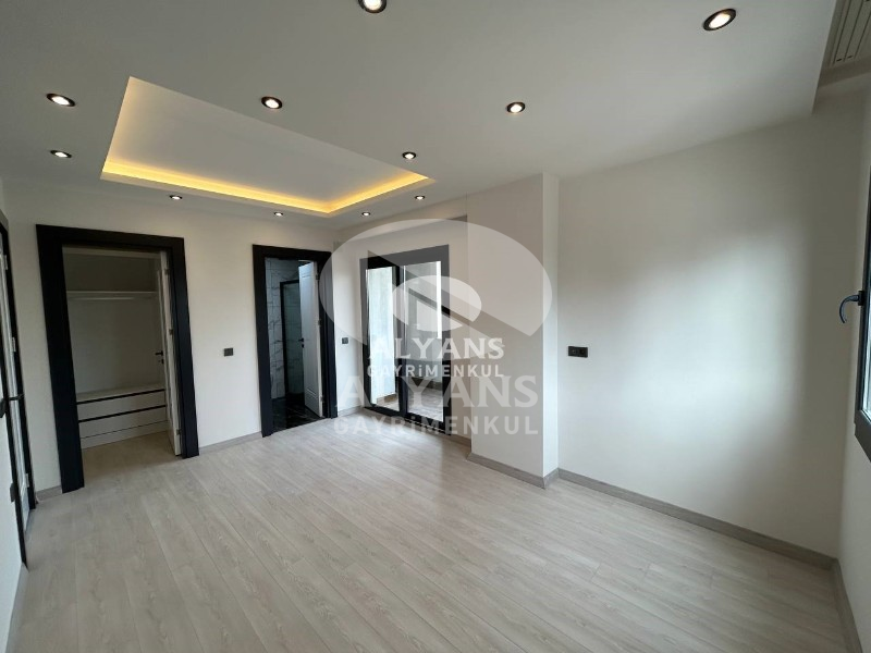ALYANS'TAN DENİZE 200 MT MESAFEDE FULL SOSYAL ALANLI GENİŞ 3+1