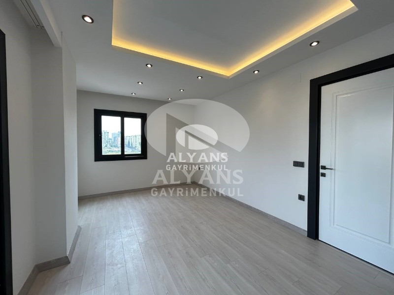 ALYANS'TAN DENİZE 200 MT MESAFEDE FULL SOSYAL ALANLI GENİŞ 3+1