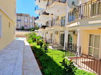 İngiliz Sitesinde Satılık Eşyalı Daire 