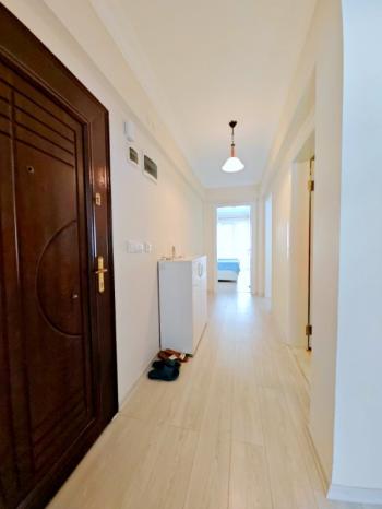 İngiliz Sitesinde Satılık Eşyalı Daire 