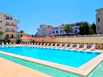 İngiliz Sitesinde Satılık Eşyalı Daire 