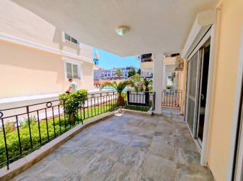 İngiliz Sitesinde Satılık Eşyalı Daire 
