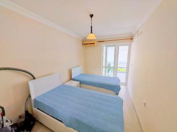 İngiliz Sitesinde Satılık Eşyalı Daire 