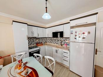 İngiliz Sitesinde Satılık Eşyalı Daire 