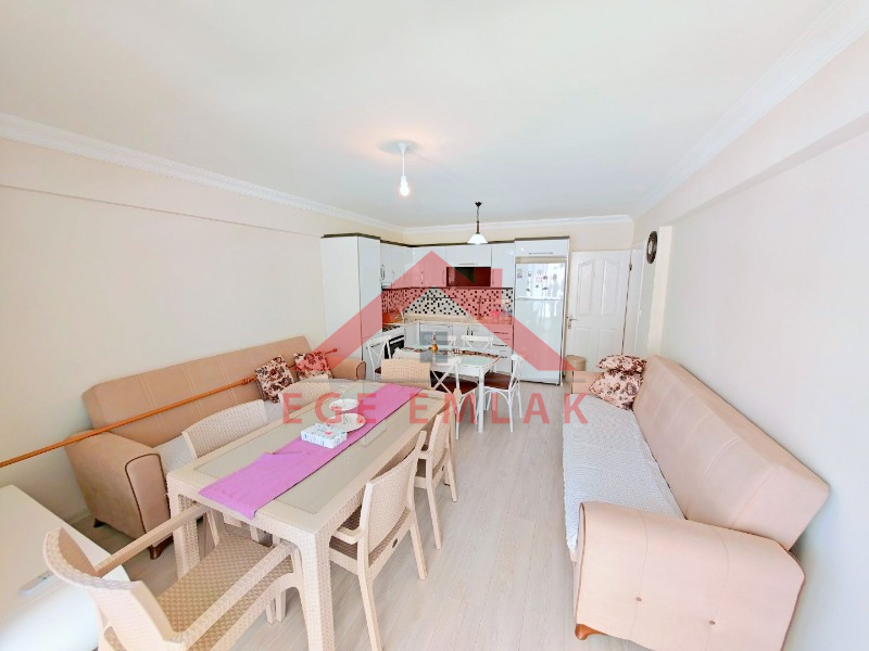 İngiliz Sitesinde Satılık Eşyalı Daire 