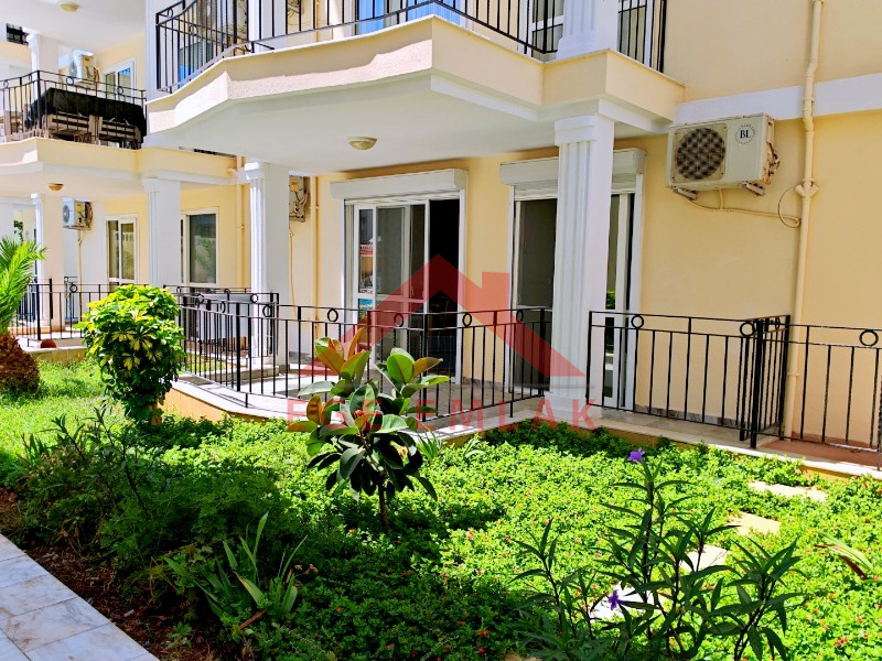 İngiliz Sitesinde Satılık Eşyalı Daire 