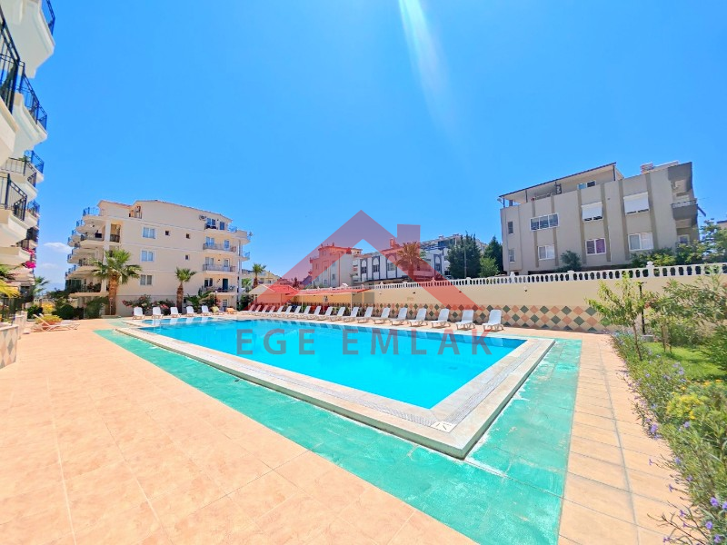 İngiliz Sitesinde Satılık Eşyalı Daire 