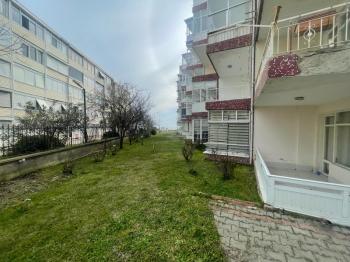 KUMBURGAZ'DA DENİZE SIFIR SAHİL SİTESİNDE UYGUN FİYATLA YAZLIK