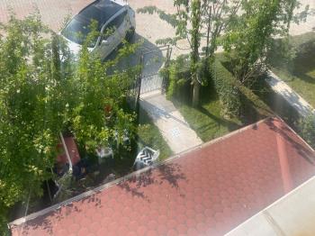 YENİÇİFTLİK'TE SAHİL SİTESİNDE ZEVKLE DÖŞENMİŞ EŞYALI VİLLA