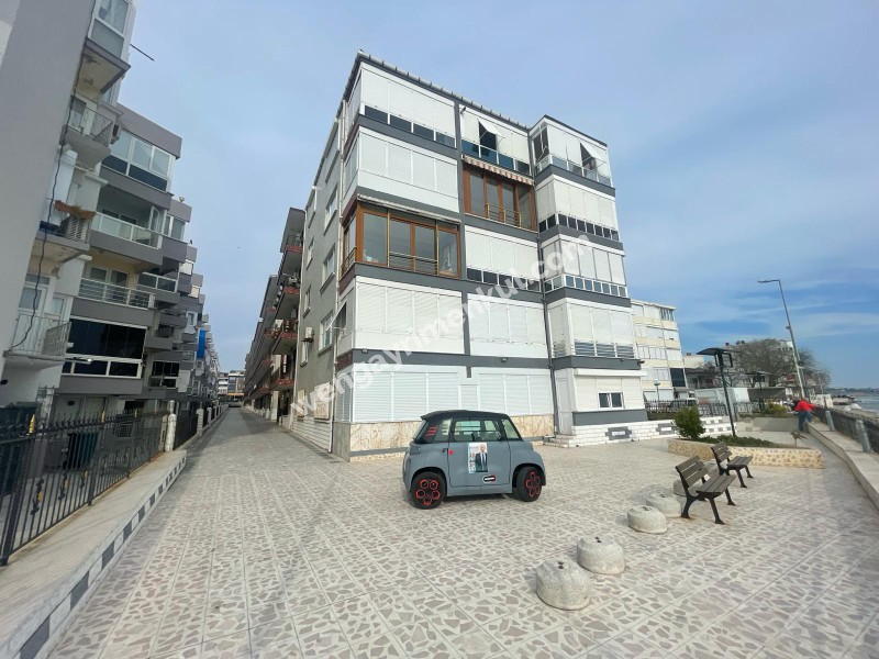 KUMBURGAZ'DA DENİZE SIFIR SAHİL SİTESİNDE UYGUN FİYATLA YAZLIK