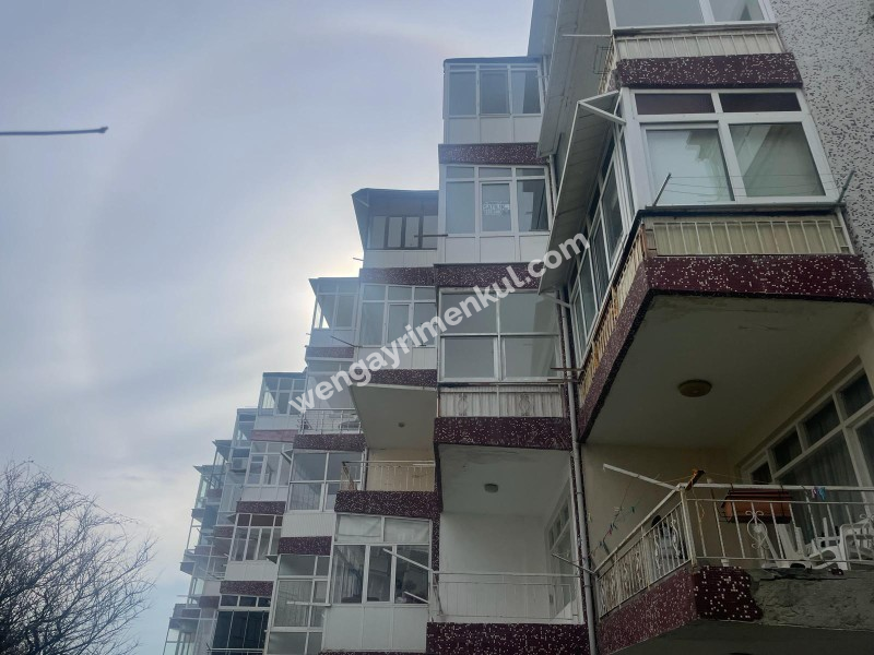 KUMBURGAZ'DA DENİZE SIFIR SAHİL SİTESİNDE UYGUN FİYATLA YAZLIK