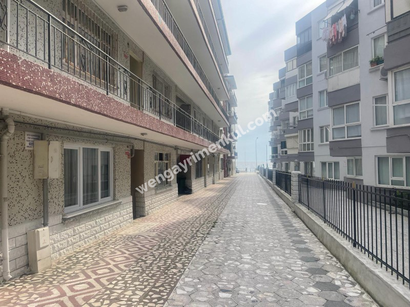 KUMBURGAZ'DA DENİZE SIFIR SAHİL SİTESİNDE UYGUN FİYATLA YAZLIK