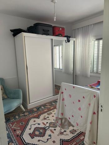 MAĞUSA DUMLUPINARDA FIRSAT NİTELİĞİNDE ÜST KATTA EŞYASIZ 3+1 DAİRE