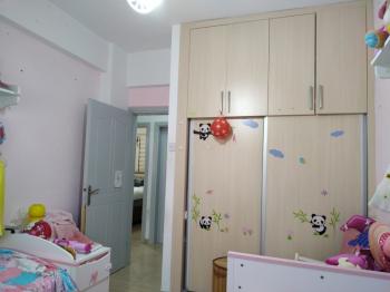 MAĞUSA YENİBOĞAZİÇİNDE BAHÇELİ HAVUZ YAPIMINA UYGUN SATILIK MÜSTAKİL