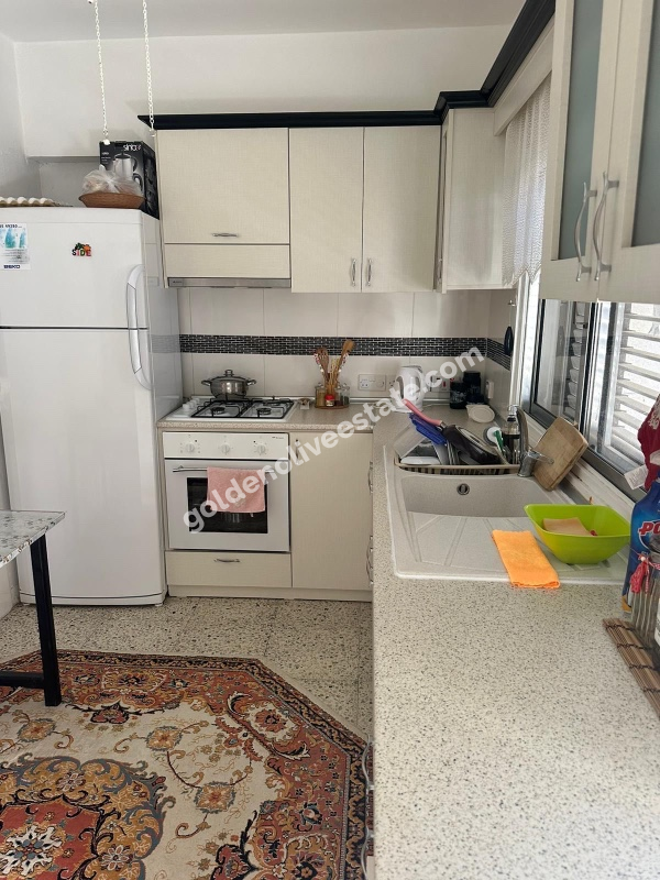 MAĞUSA DUMLUPINARDA FIRSAT NİTELİĞİNDE ÜST KATTA EŞYASIZ 3+1 DAİRE