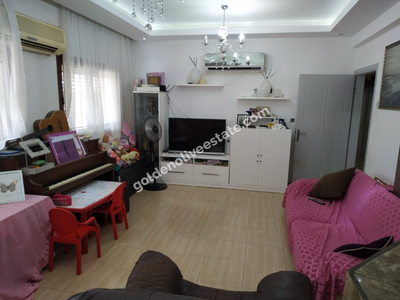 MAĞUSA YENİBOĞAZİÇİNDE BAHÇELİ HAVUZ YAPIMINA UYGUN SATILIK MÜSTAKİL